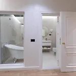 King & Queen Boutique Hotel *