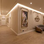 King & Queen Boutique *