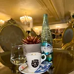 King & Queen Boutique Hotel *
