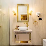 King & Queen Boutique Hotel Fier