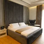 Hotel King & Queen Boutique *