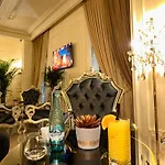 King & Queen Boutique Fier