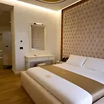 Hotel King & Queen Boutique *