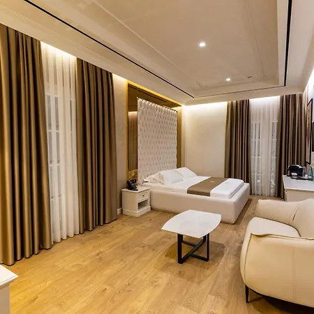 King & Queen Boutique Hotel *
