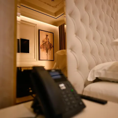 King & Queen Boutique فيير