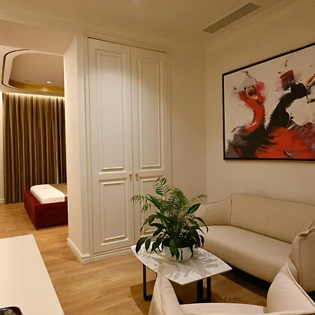 King & Queen Boutique Hotel *
